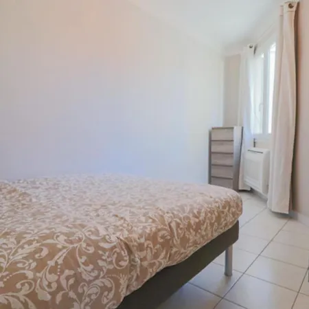 Apartment Charming Close To The Sea